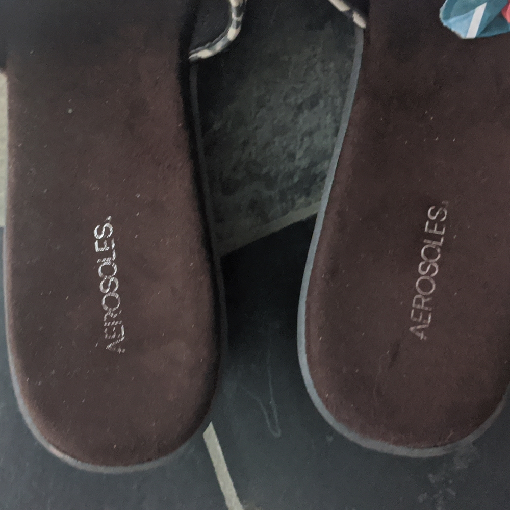 Shoes - Picture 3 of 4